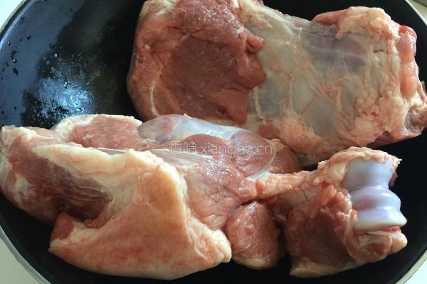 蒜泥拆骨肉的做法图解1