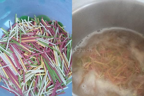 菌汤虾球龙须面的做法图解3