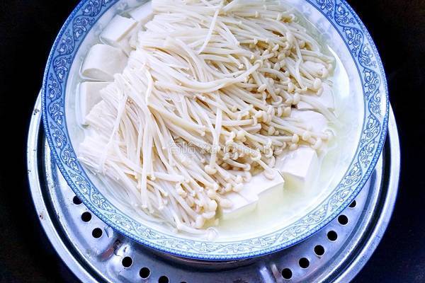 剁椒金针菇豆腐的做法图解5