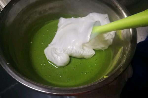 抹茶芒果蛋糕卷的做法图解7