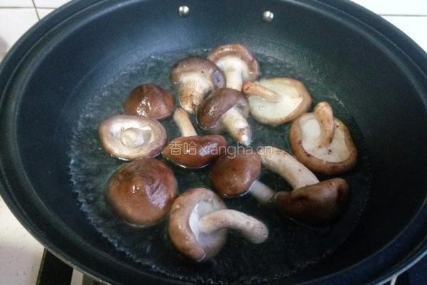 香菇烧豆腐的做法图解1