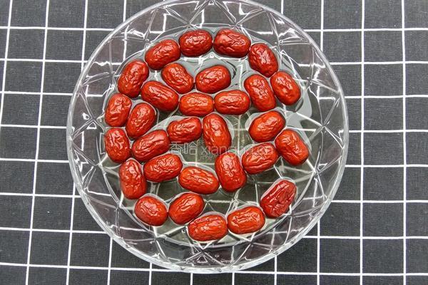 糯米酿红枣的做法图解1