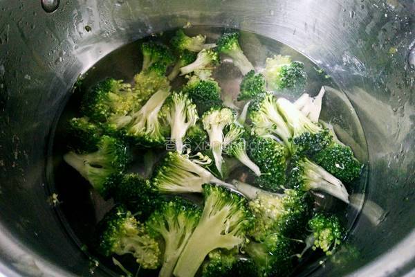 清炒西兰花的做法图解3