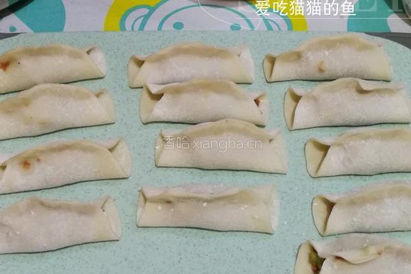 韭黄锅贴的做法图解4