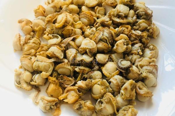 蒜蓉粉丝蒸扇贝肉的做法图解1