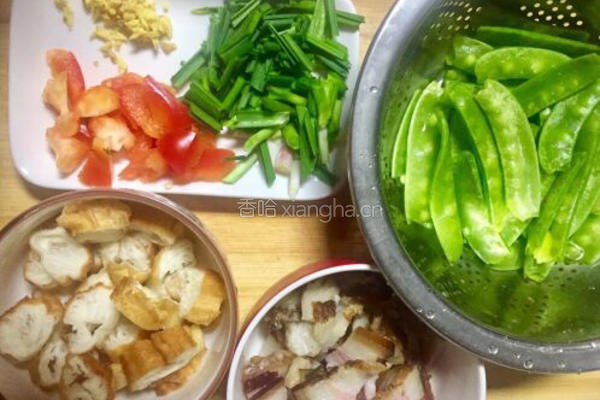 回锅油条炒腊肉的做法图解3