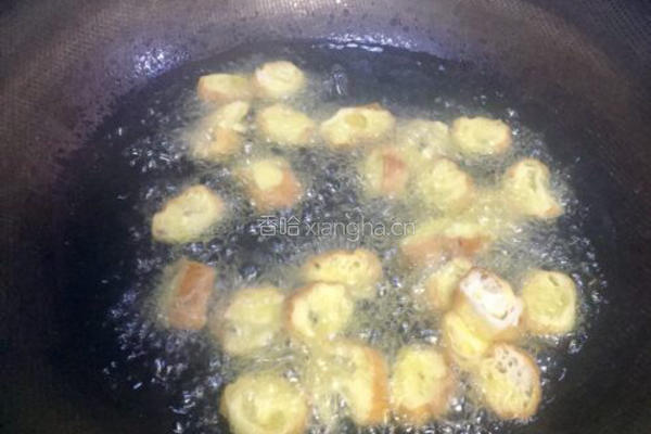 回锅油条炒腊肉的做法图解4