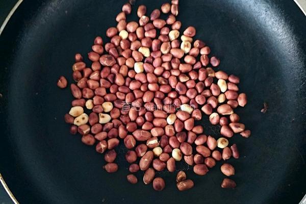 凉拌陈醋苦菊花生米的做法图解3