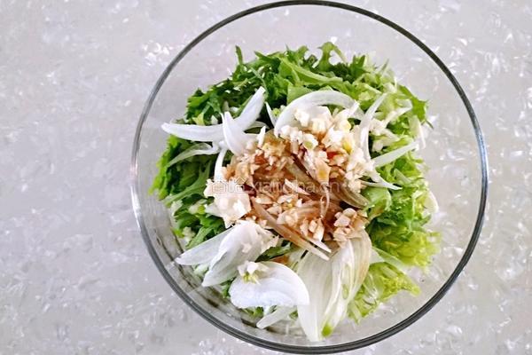 凉拌陈醋苦菊花生米的做法图解8