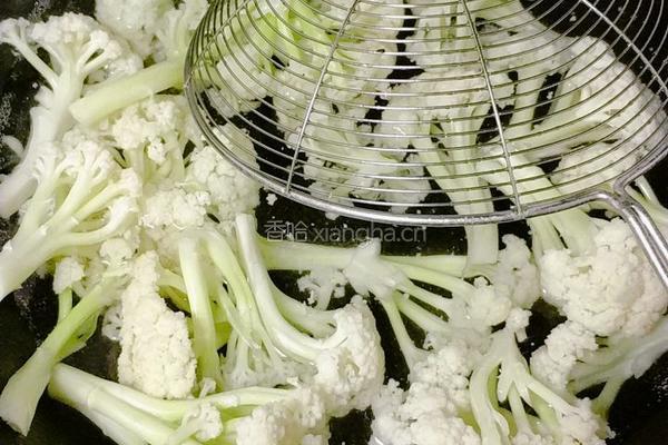 腊肉炒花菜的做法图解2