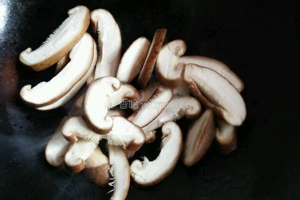 香菇炒油菜的做法图解3