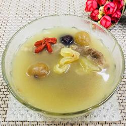 桂圆鱼胶排骨汤的做法[图]