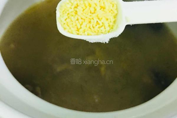 桂圆鱼胶排骨汤的做法图解7