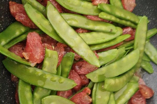 荷兰豆炒腊肠的做法图解6