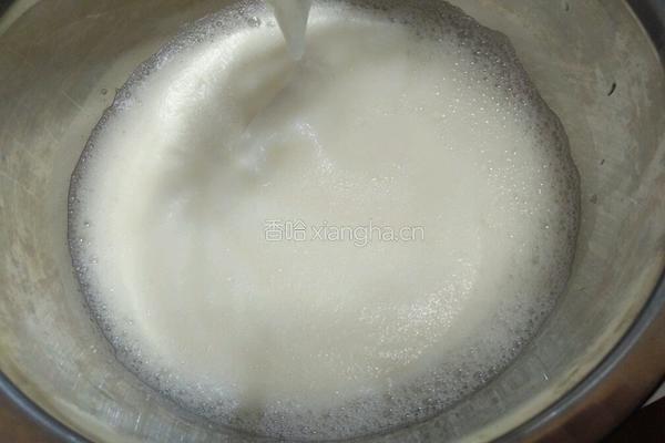 乳酪戚风蛋糕的做法图解7