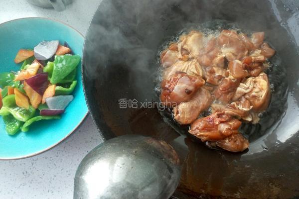啤酒焖鸡盖饭的做法图解6