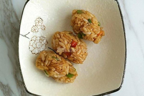 培根卷炒饭的做法图解4