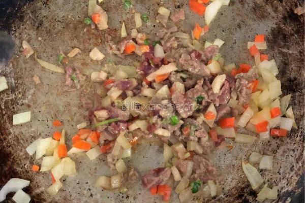 牛肉土豆芝士的做法图解2