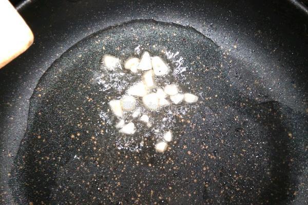 蒜香莴笋的做法图解3