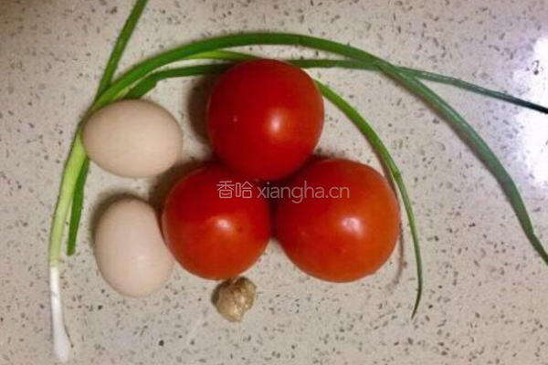 番茄鸡蛋竹升面的做法图解1