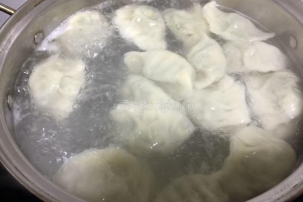 猪肉韭菜馅饺子的做法图解16