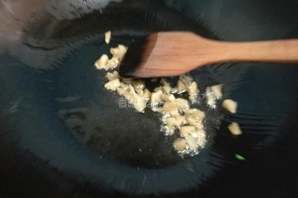 荷兰豆火腿蛋炒饭的做法图解4