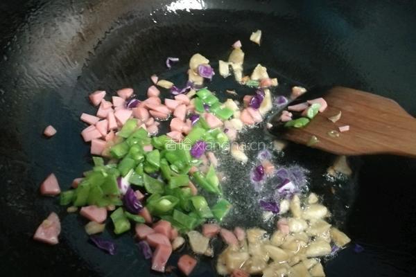 荷兰豆火腿蛋炒饭的做法图解6