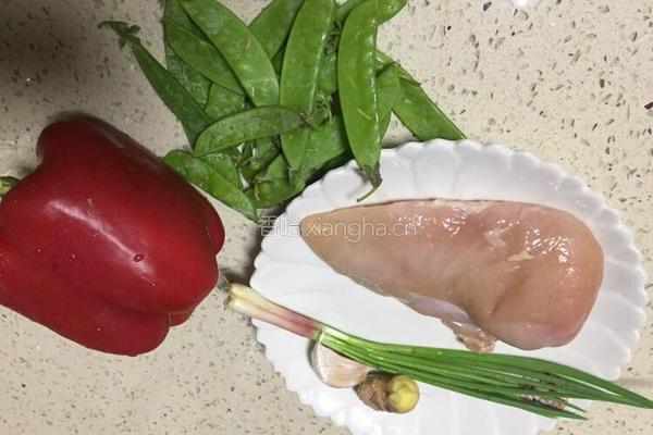 彩豆菜椒鸡肉丝的做法图解1
