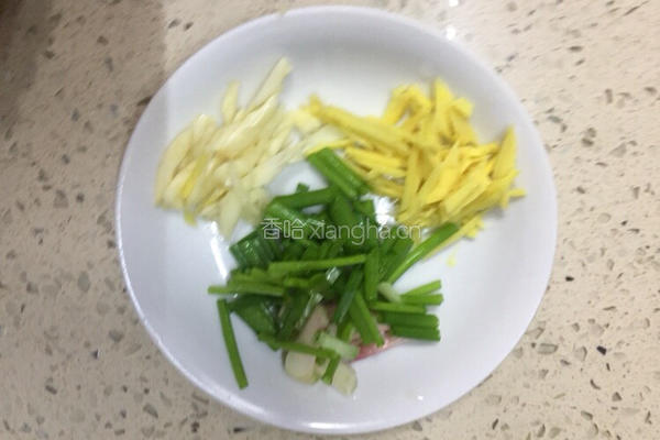 彩豆菜椒鸡肉丝的做法图解2
