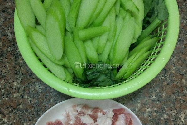 五花肉炒介兰的做法图解3