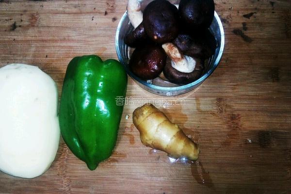 香菇土豆炒牛肉的做法图解1