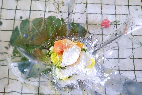 宝宝西兰花鸡肉肠的做法图解2