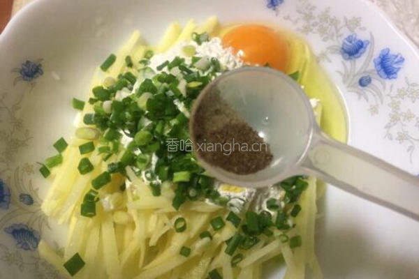 千丝万缕鸡蛋土豆丝饼的做法图解3