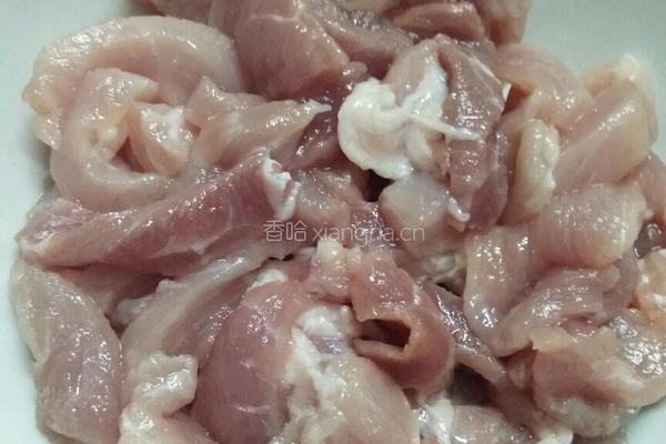 瘦肉炒豆角的做法图解1