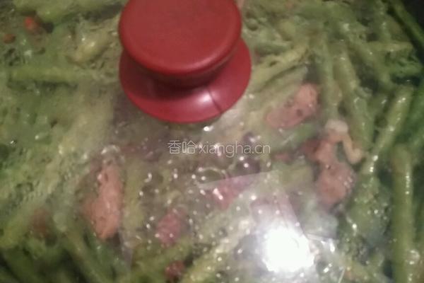 瘦肉炒豆角的做法图解8