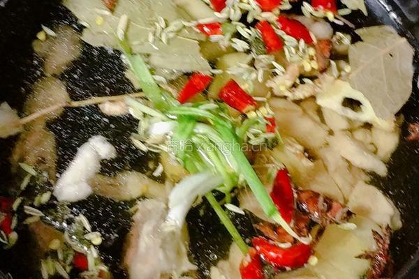 土豆香菇闷鸡腿的做法图解5