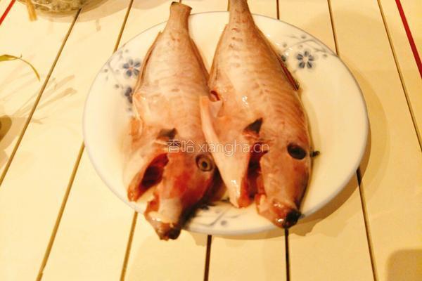 红烧橡皮鱼的做法图解1