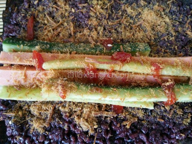 然后再撒上一层肉松
