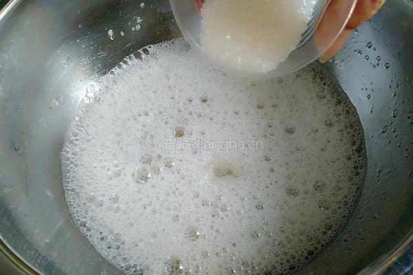拉花戚风蛋糕的做法图解5