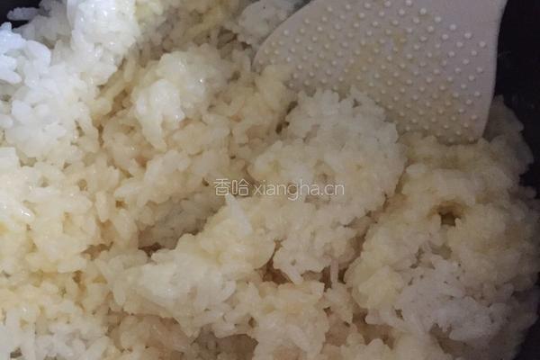 牛肉虾仁焗饭的做法图解1