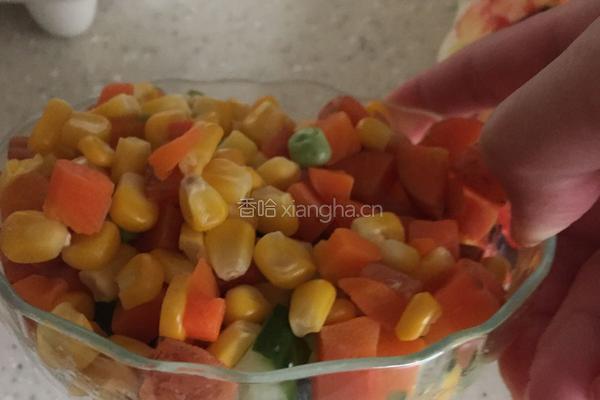 牛肉虾仁焗饭的做法图解2