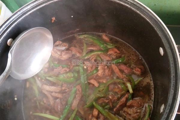 尖椒肉丝浇盖饭的做法图解4