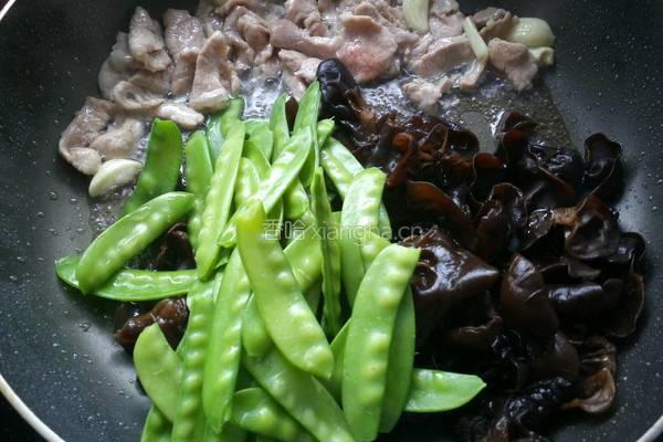 荷兰豆炒木耳的做法图解12