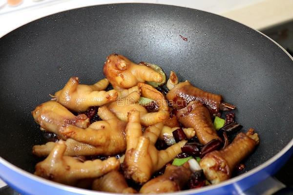 麻辣鸡爪的做法图解11
