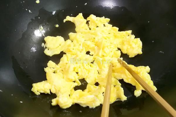 西芹红椒蛋的做法图解12