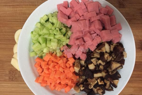 营养薏米炒饭的做法图解3