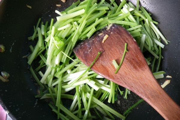 芹菜肉丝的做法图解9
