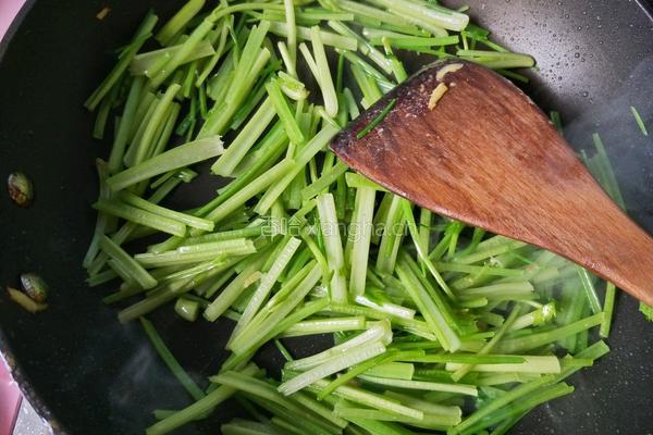芹菜肉丝的做法图解10