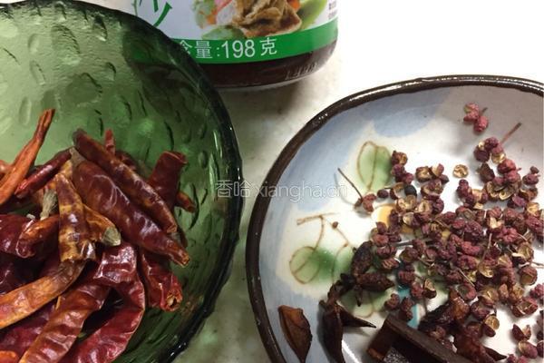 香辣鸭舌的做法图解2