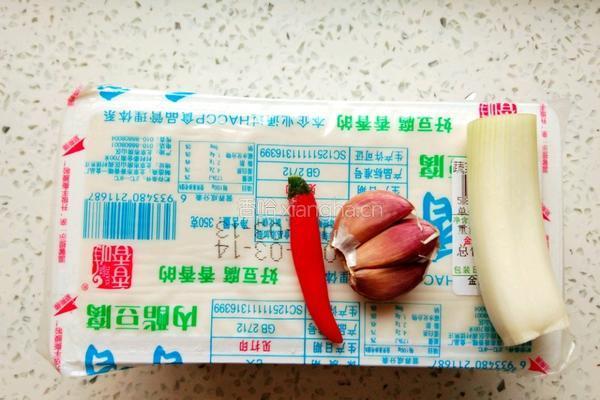 快手拌内脂豆腐的做法图解1
